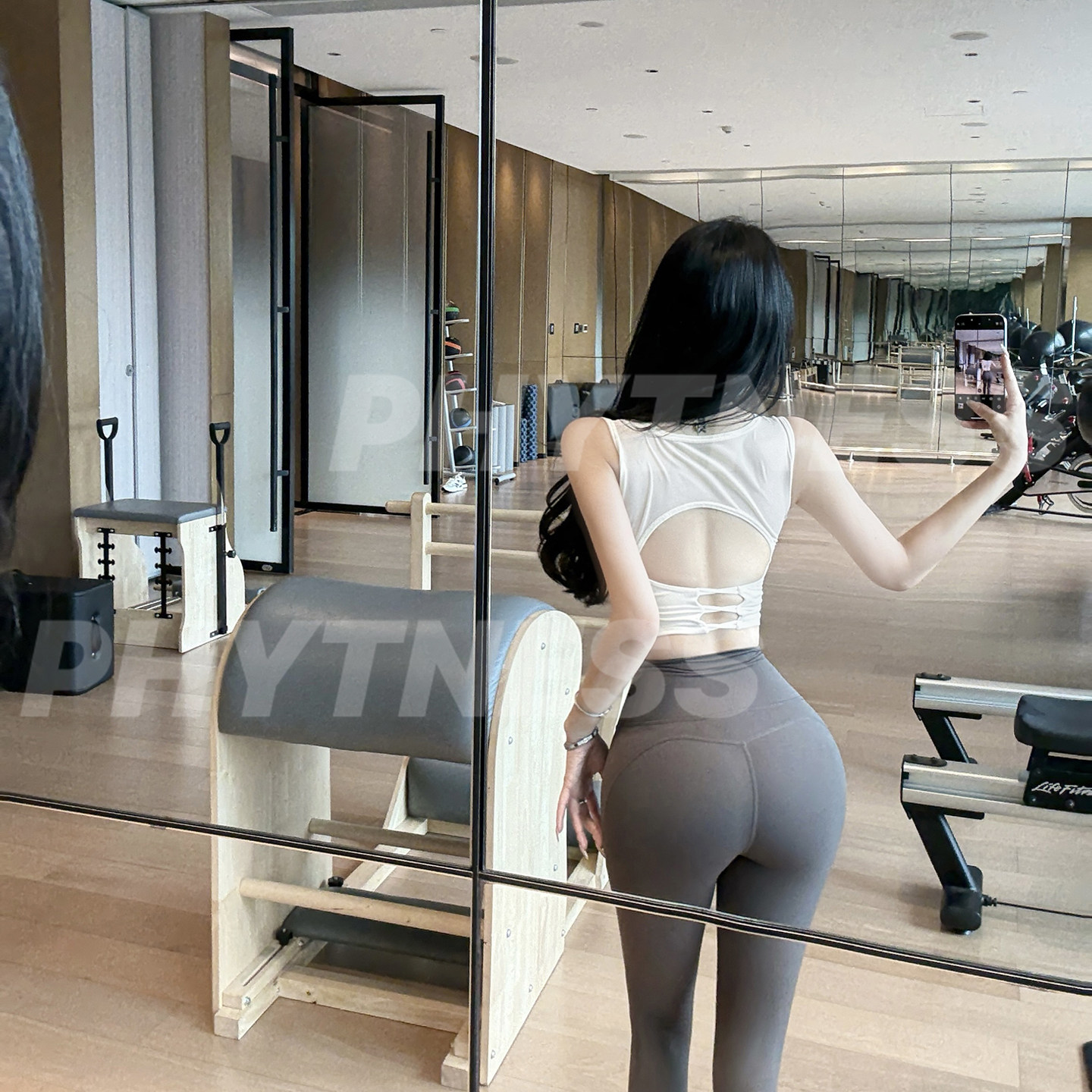 PHYTNESS 透气拼接网纱交叉空镂空美背吊带高强度运动背心带胸垫