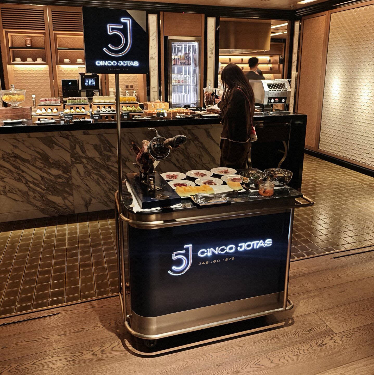酒店餐车商用移动餐饮车大理石台展示柜摆摊小吃车活动咖啡车定制
