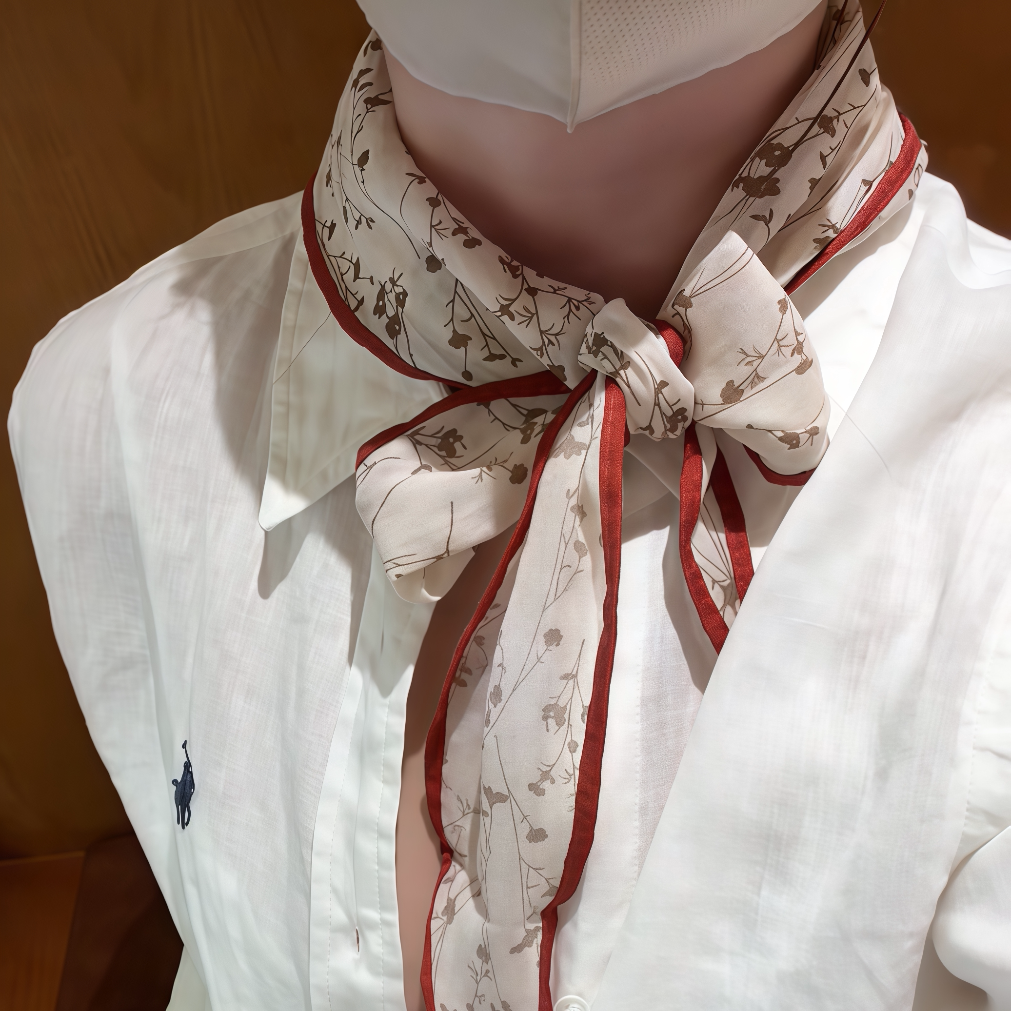 简单又好看的丝巾系法~独特漂亮红色小碎花领巾显白百搭系脖围巾