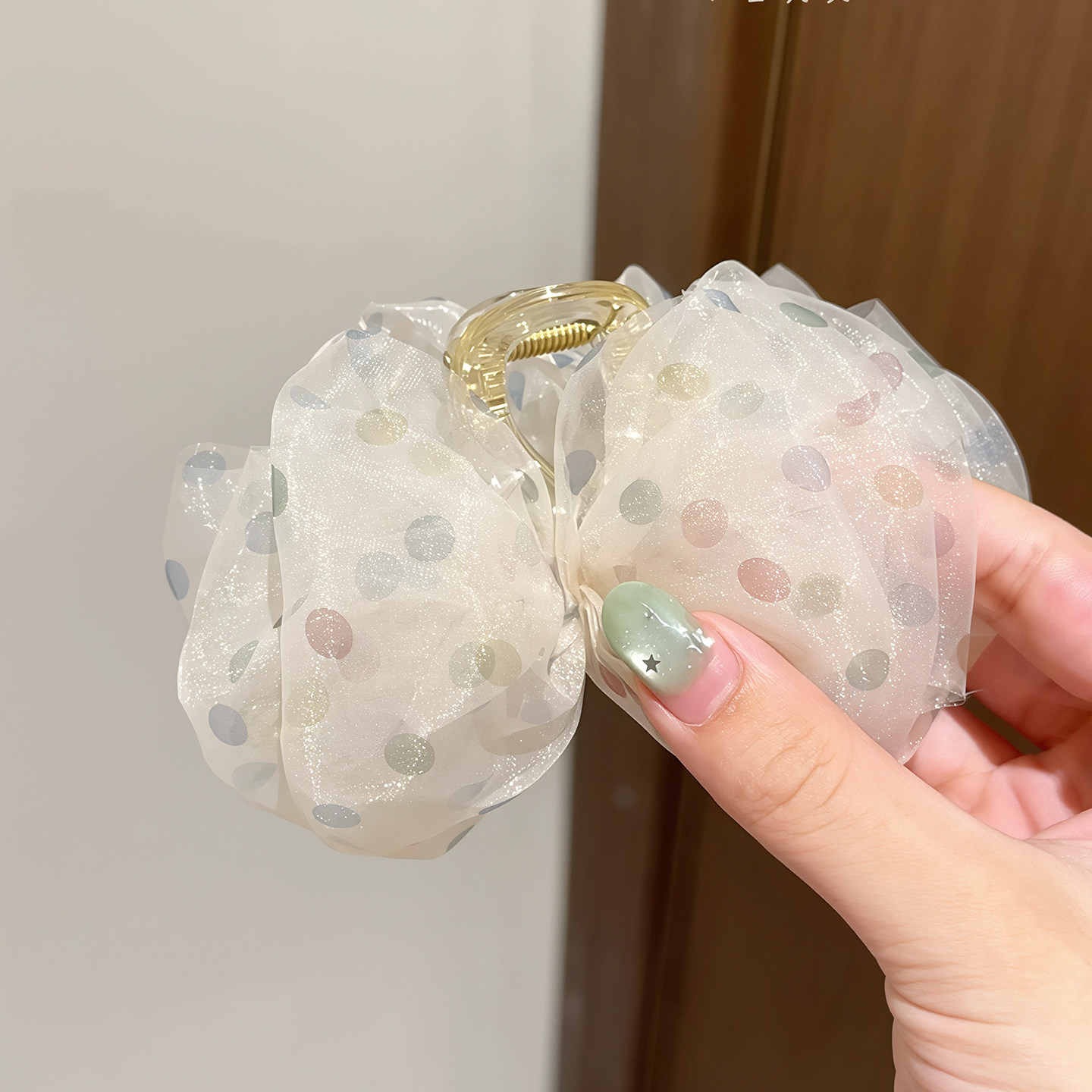 别说波点上头还挺好看!彩色抓夹