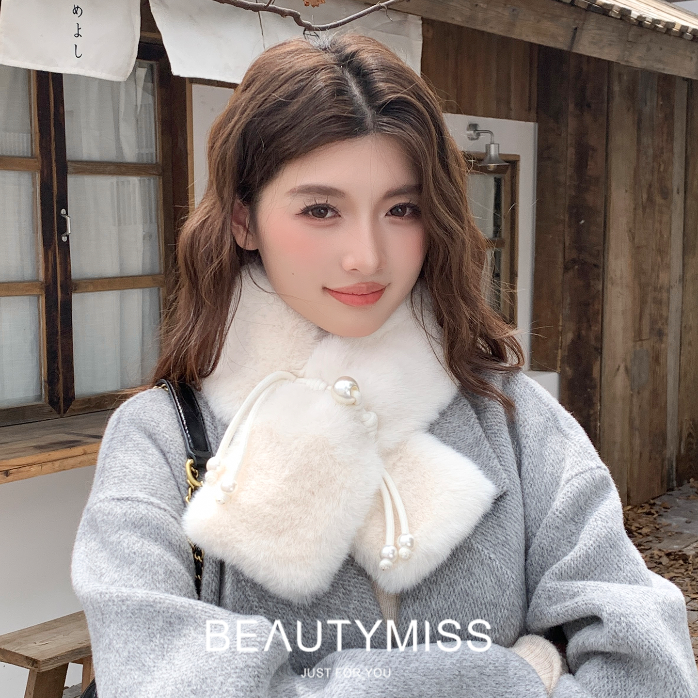 新中式白色毛领仿珍珠系带毛绒围脖冬季保暖外搭披肩护颈加厚围巾