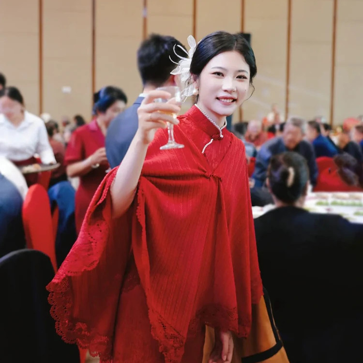 婚礼晚宴红色外披~蕾丝花边披肩