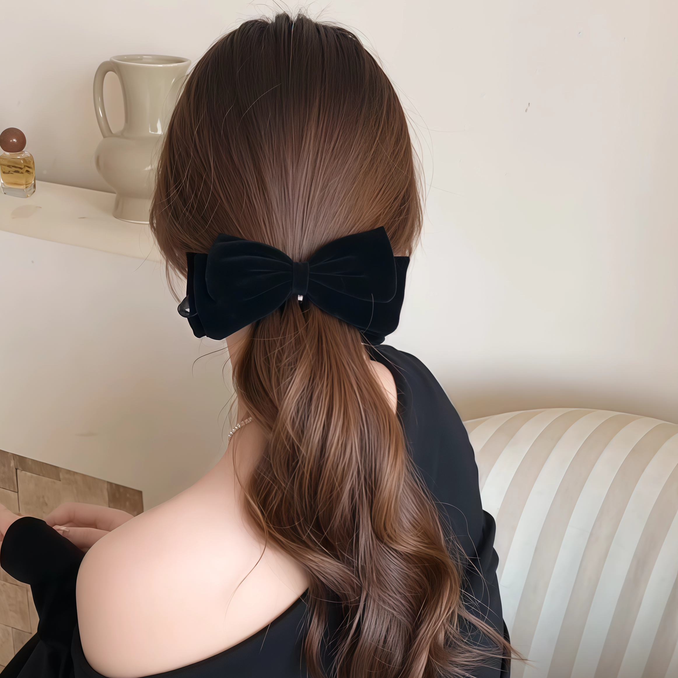 超级完美的低马尾发型！香蕉夹