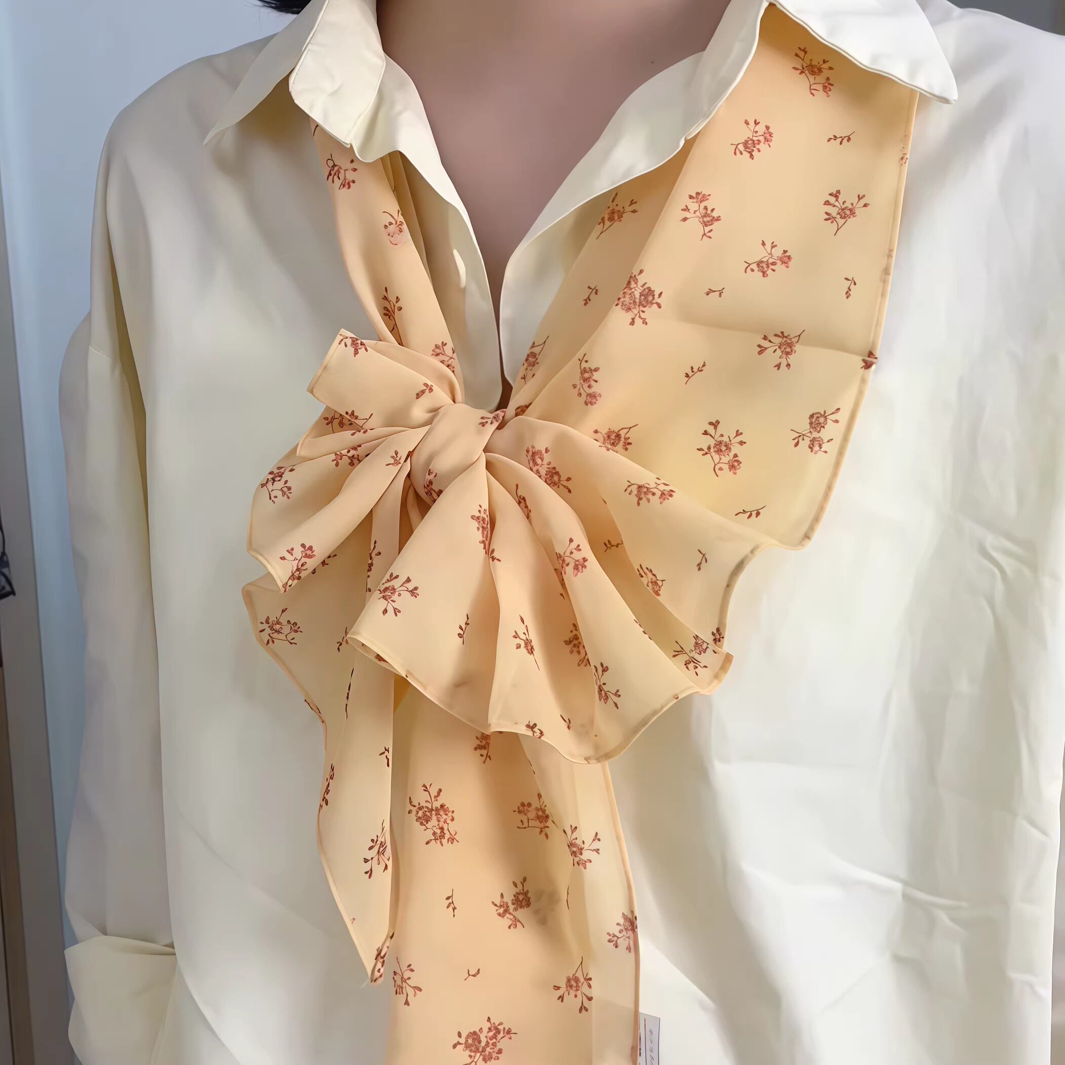 丝巾小妙招！韩系碎花玫瑰花丝巾