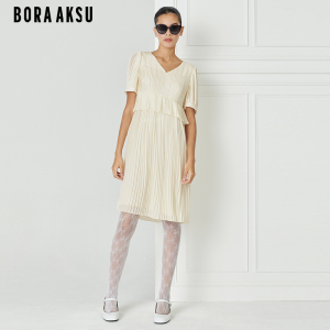 BORAAKSU2023夏季新品法式气质泡泡袖V领百褶连衣裙B1DDW64530
