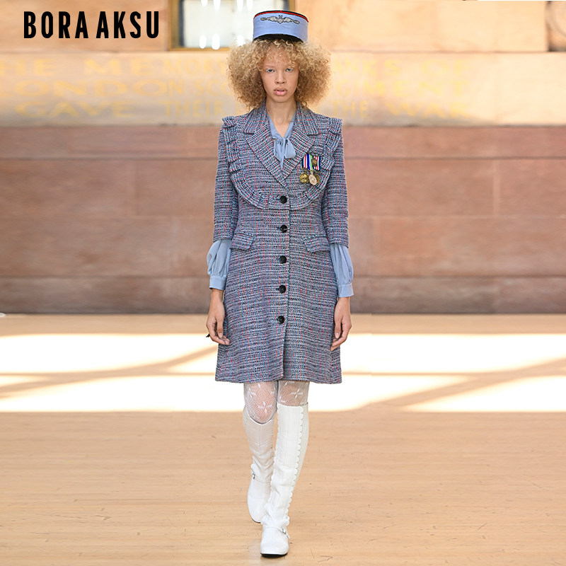 伦敦时装周BORAAKSU2023新品荷叶边粗花呢西装连衣裙B1DBW62470