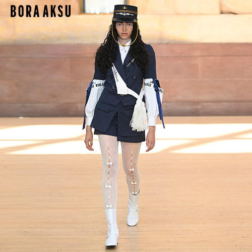 BORAAKSU泡泡袖西服短外套