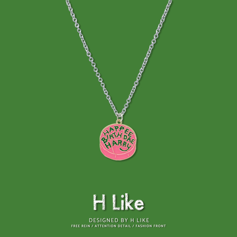 园牌英文粉色卡通礼物钛钢项链配饰吊坠女可爱不掉色复古学生简约