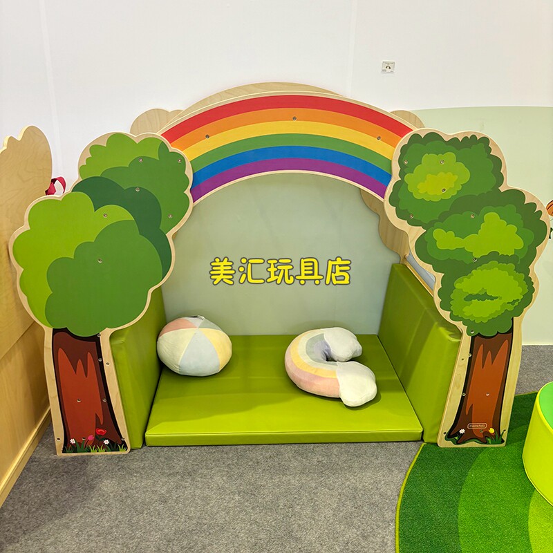 幼儿园阅读树屋转角透光书柜