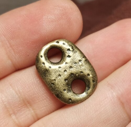 藏系文玩14*19.5mm黄铜做旧老款式复刻版小咒点二饼双孔道接口环