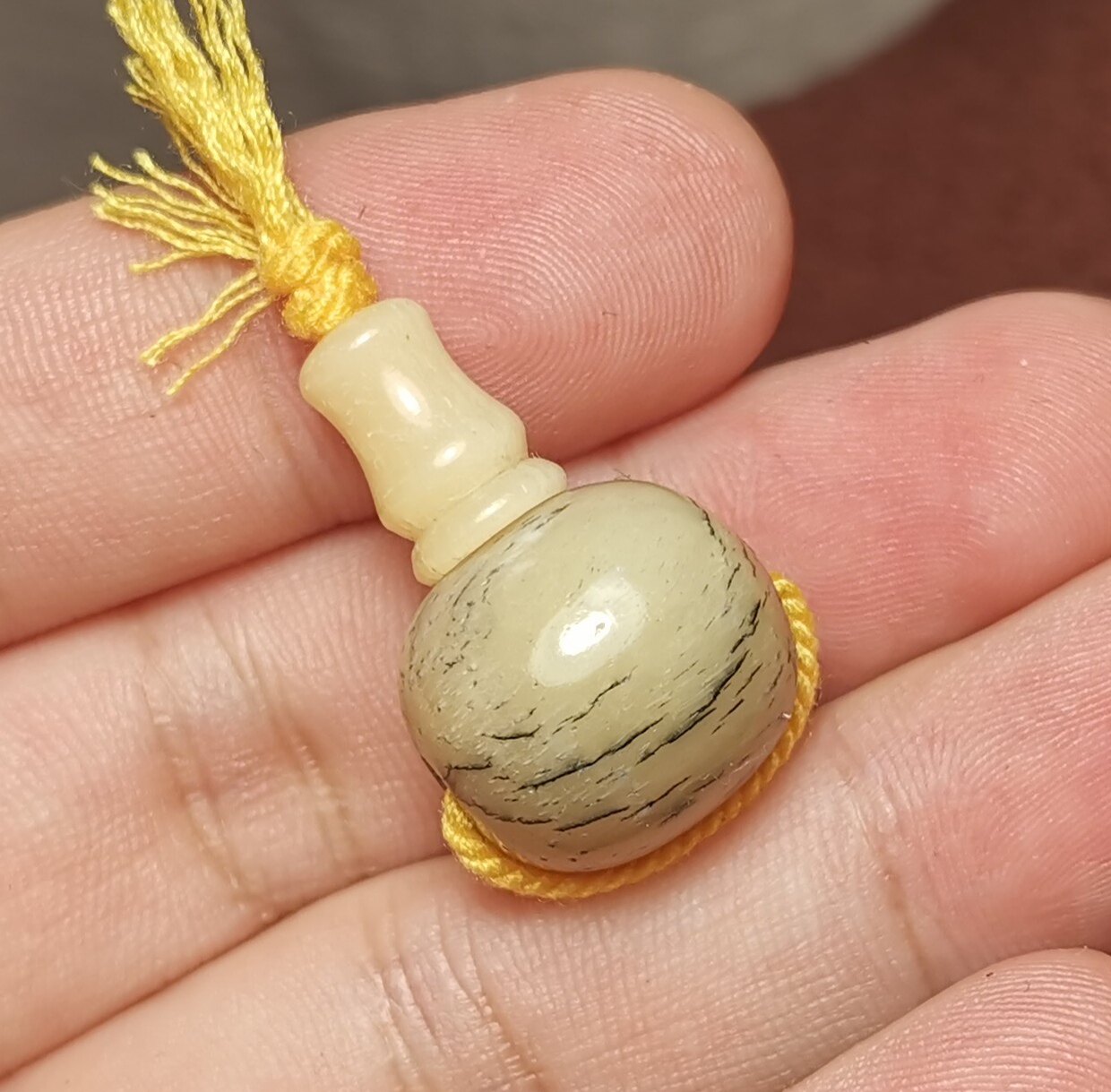 藏系文玩15*26mm老款式牦牛骨手工打磨骨裂纹三通佛头一物一图款