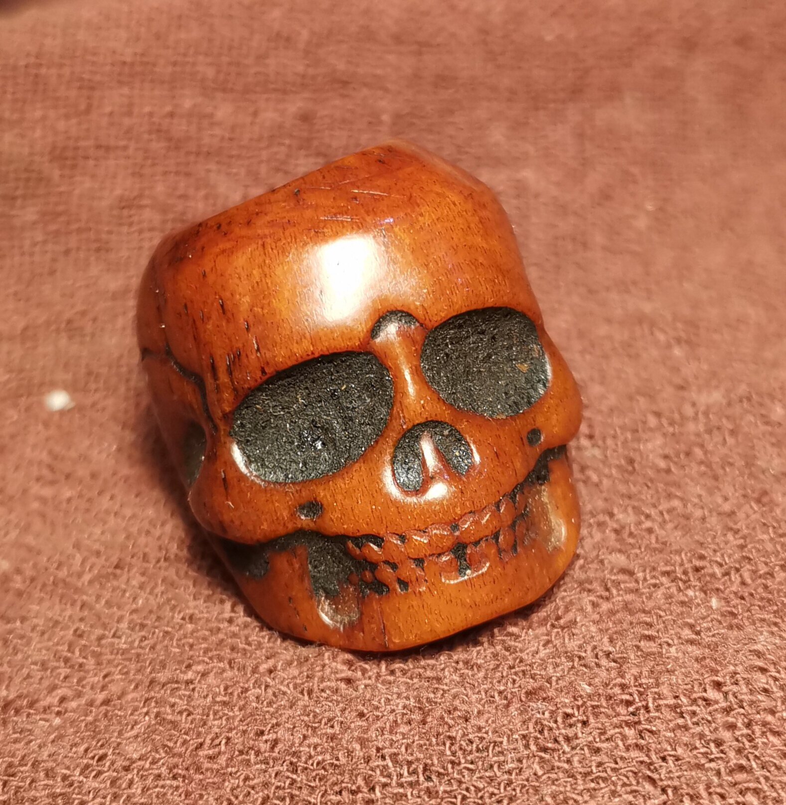 西藏文玩25mm超大尺寸尸陀林主牦牛骨手工雕刻一物一图百搭饰品款