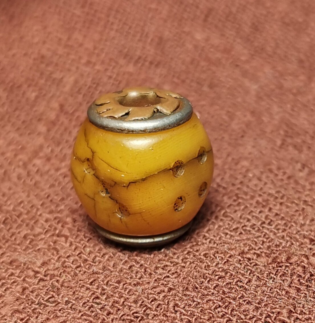 西藏文玩11mm老牦牛骨手工款铜孔镶嵌咒点骰子图腾一物一图佩珠款