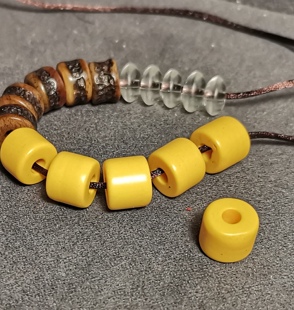 西藏文玩9.5mm老改黄料器桶珠男女款佛珠配饰佩珠隔珠提色串串款