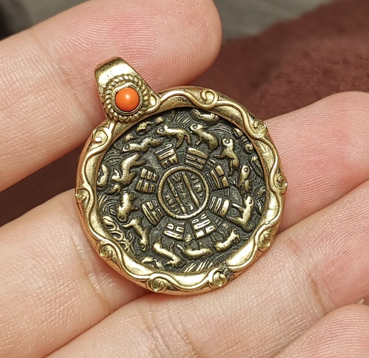 藏系文玩28mm黄铜手工款九宫八卦牌挂件吊坠随身佩戴腰牌包挂饰品