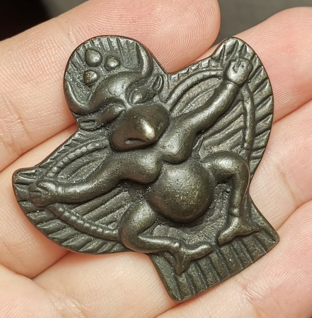 西藏文玩宽46高45mm铜质托甲皮壳老款式复刻版大鹏鸟护法挂件吊坠