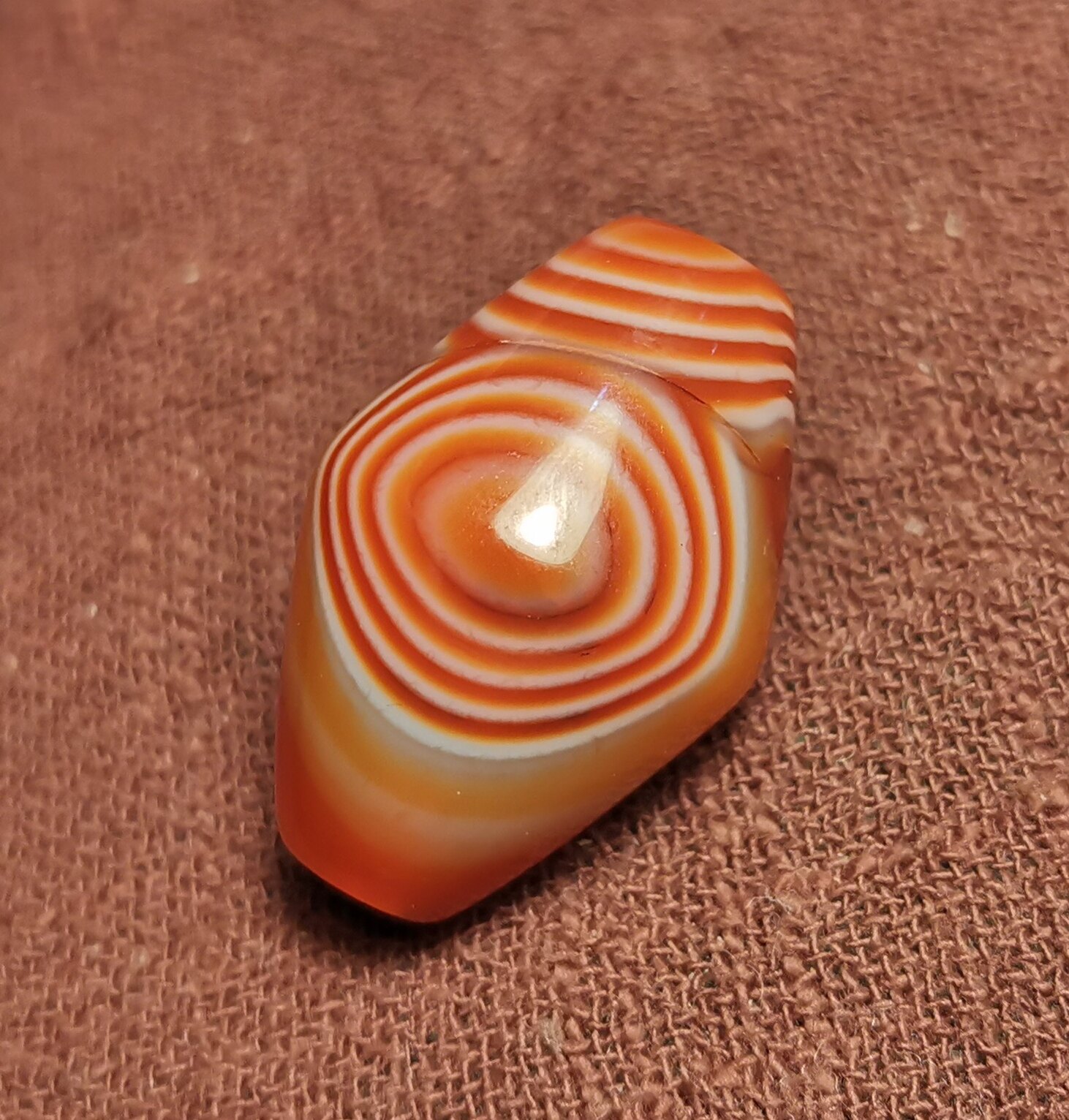 西藏元素三彩纹一眼珠20*30mm一物一图天然玛瑙玉髓随身佩戴吊坠