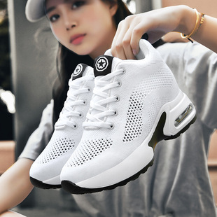 超轻软底内增高小白鞋女夏季新款网面透气小个子运动休闲厚底女鞋