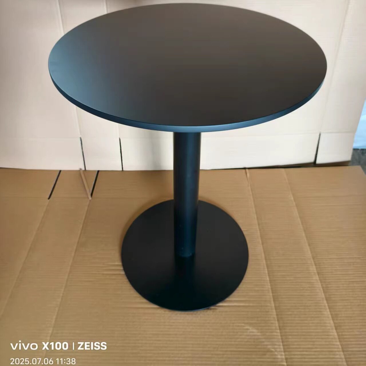 北欧户外阳台桌子实木餐桌简约岩板小圆桌奶茶店售楼处接待洽谈桌