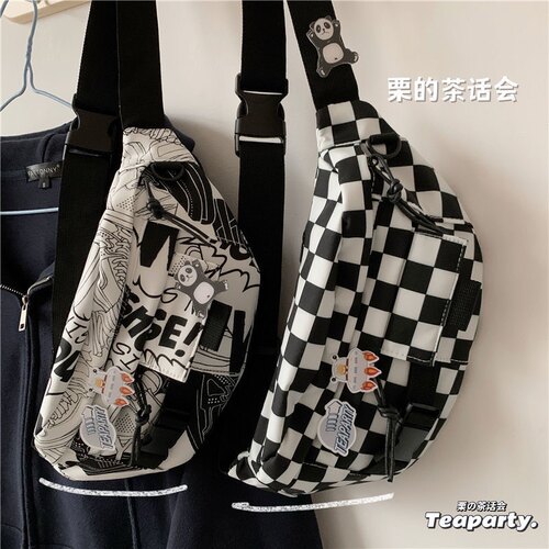 日系ins原宿暗黑风棋盘格子工装胸包女 韩国百搭斜挎包少女腰包潮