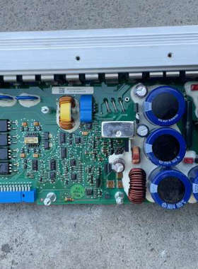 议价-IFE控制板，带铝散热片，主板上有蓝色电容和红色线圈。板子