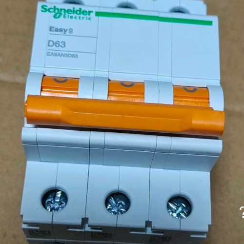 议价-施耐德空气开关Easy9 D63，3P，型号EA9AN3D6