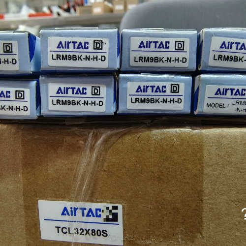 议价-亚德客直线导轨滑块LRM9BK-N-H-D原装正品库存8个