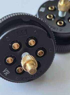 议价-SMC气动元件，型号DM-06N，全新未使用。黑色外壳搭配金