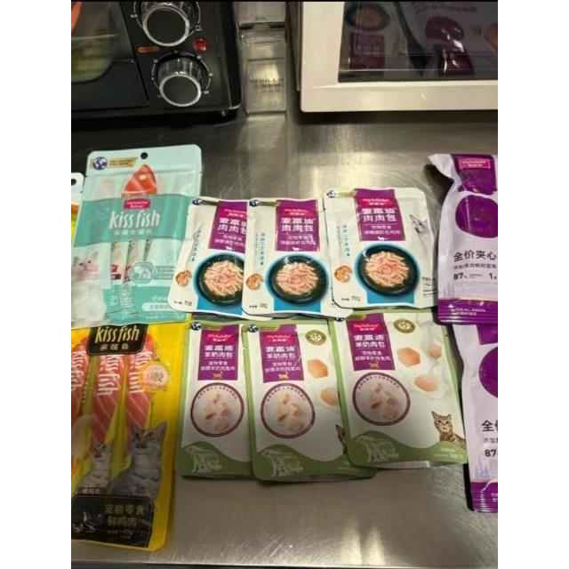 麦富迪羊奶肉包罐头亲嘴鱼猫条夹心猫粮零食礼包