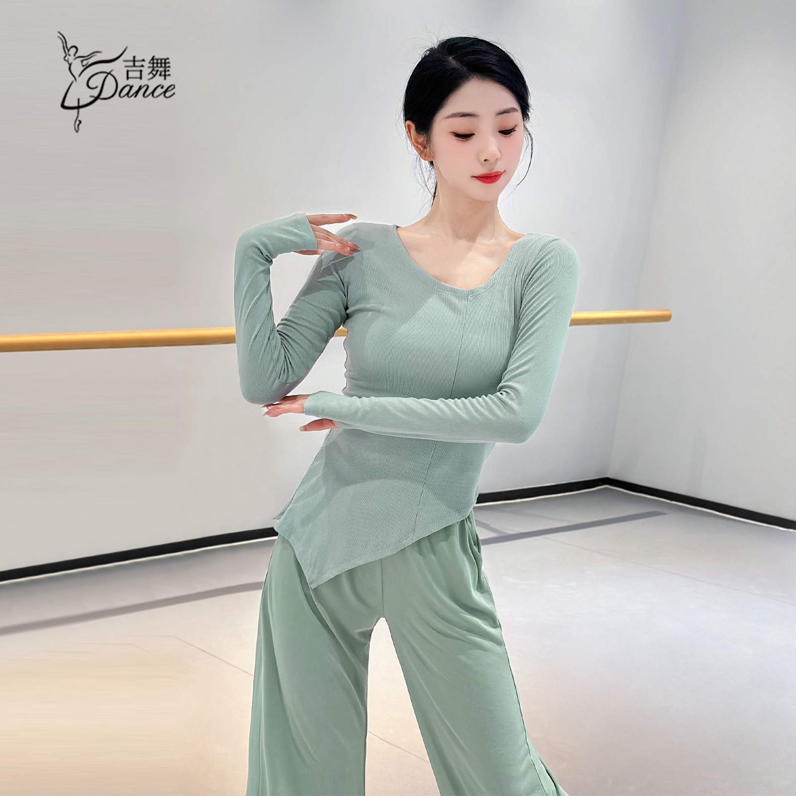 显瘦舞蹈服长袖上衣吉舞