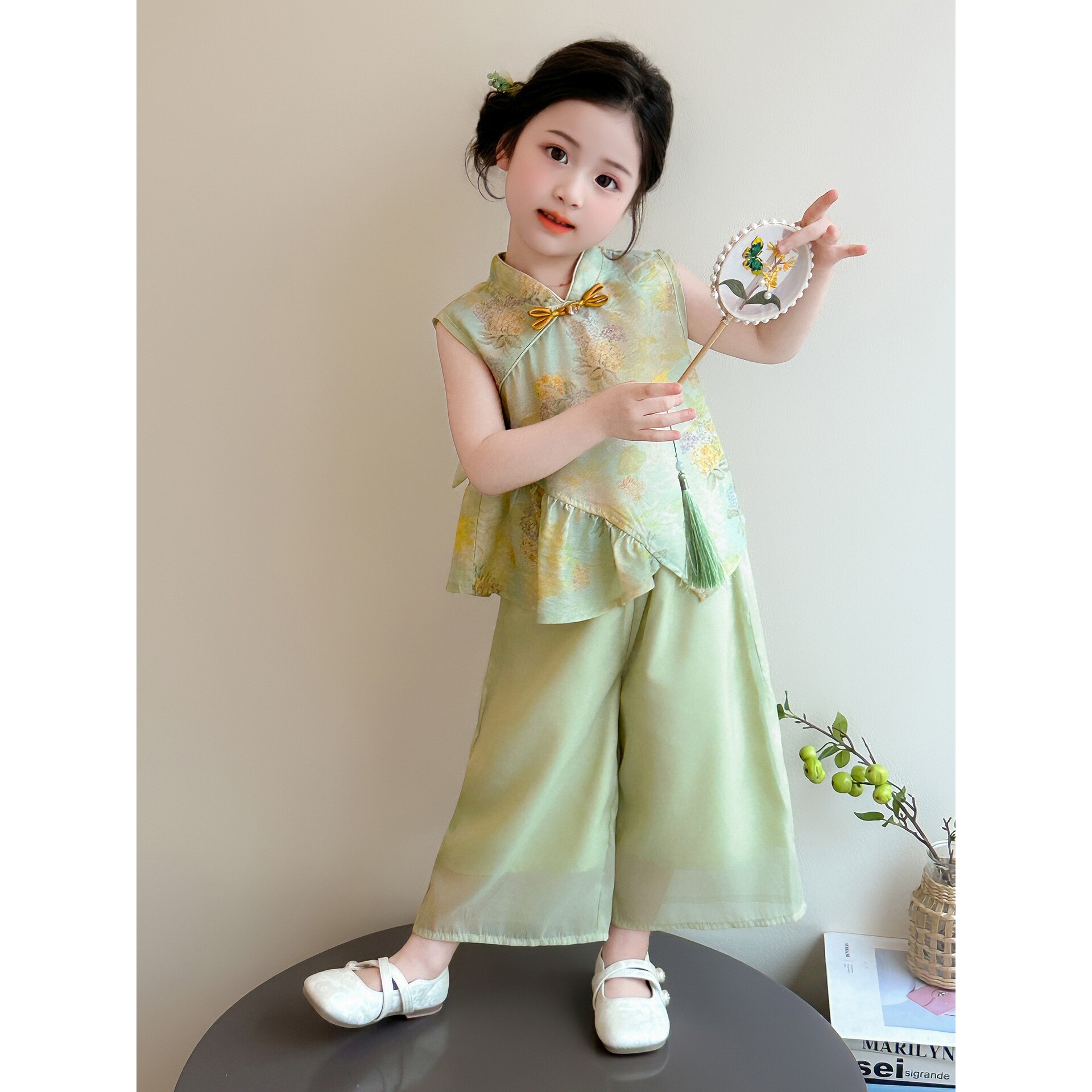 汉服女童新中式夏装套装女宝国风背心唐装演出服儿童古风薄款旗袍图片