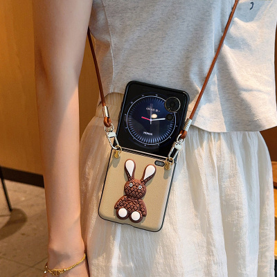 适用于摩托罗拉razr50ultra手机壳蚕丝纹斜挎兔兔挂绳razr50折叠屏高级新款个性时尚奢华简约超薄防摔保护套