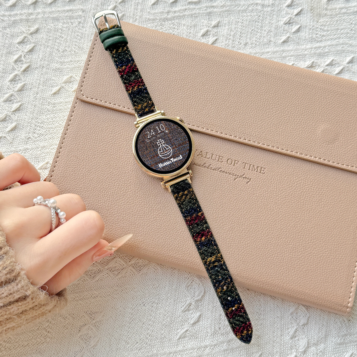 秋冬新款GT5法式毛呢皮表带女士