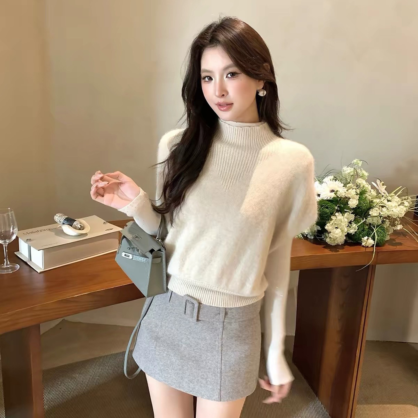 秋冬优雅简约半高领收腰女毛衣