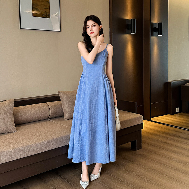 法式V领吊带连衣裙女夏
