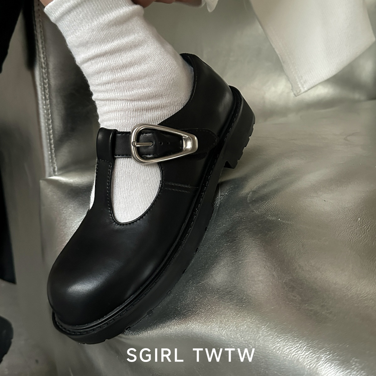 SGIRL TWTW 2026春季新品黑色圆头搭扣厚底玛丽珍单鞋休闲小皮鞋