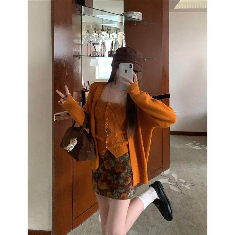 韩版设计感覆古风时尚套装女秋季2025新款开衫吊带背心短裙三件套