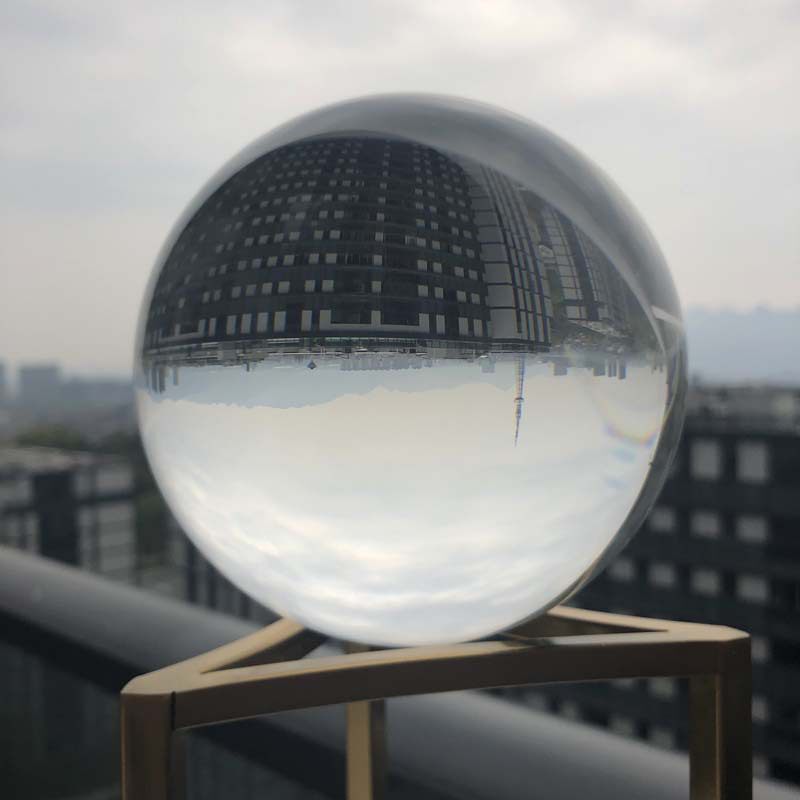 透明白水晶球摆件创意礼品logo风水球招财镇宅配铜底座三种尺寸