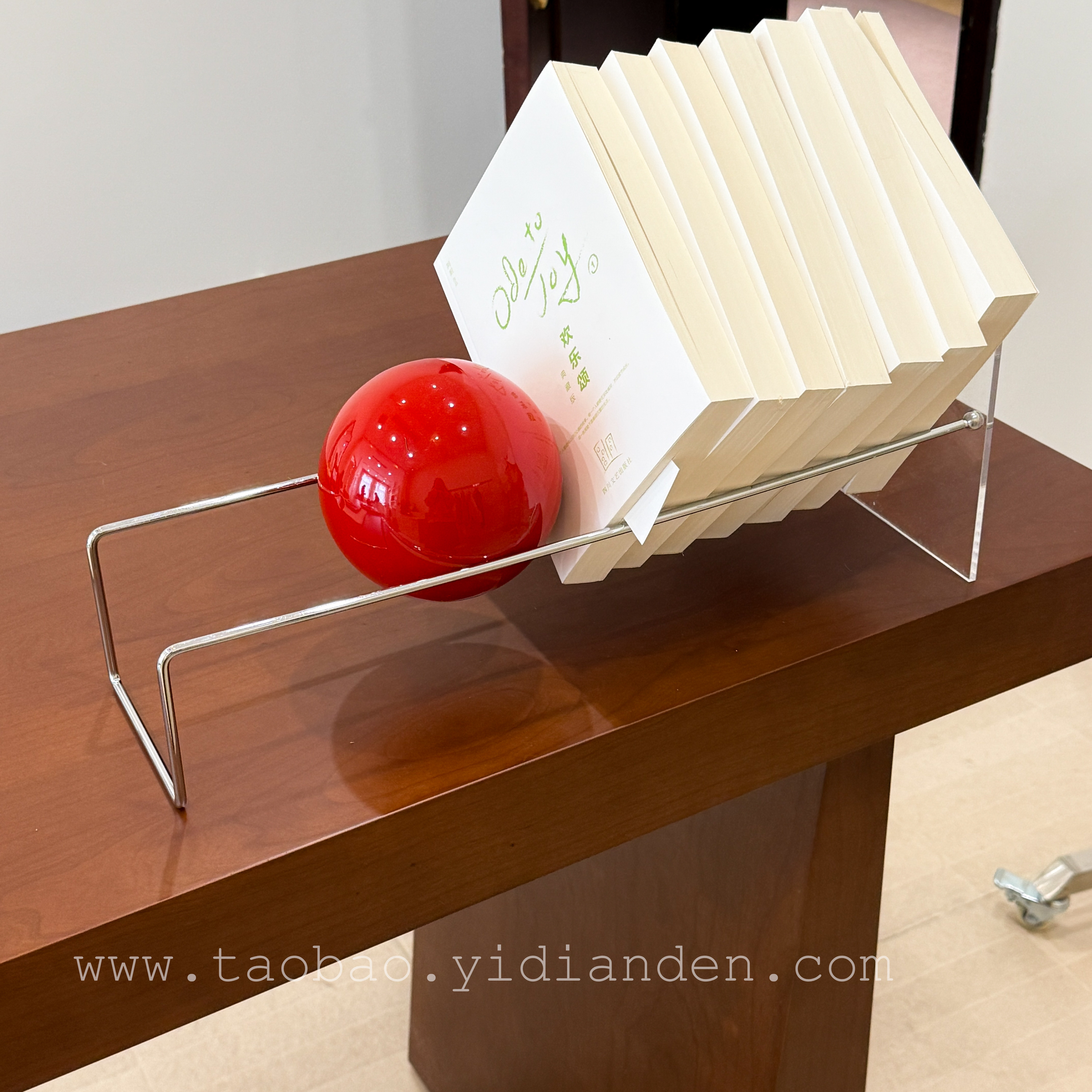 多巴胺不锈钢亚克力书立架创意书架桌面桌上书本收纳球球书籍整理