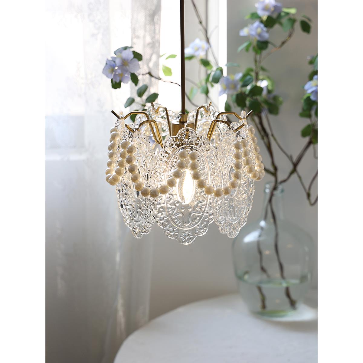 2023新款北欧轻奢法式餐厅卧室床头灯珍珠羽毛玻璃单头吊灯