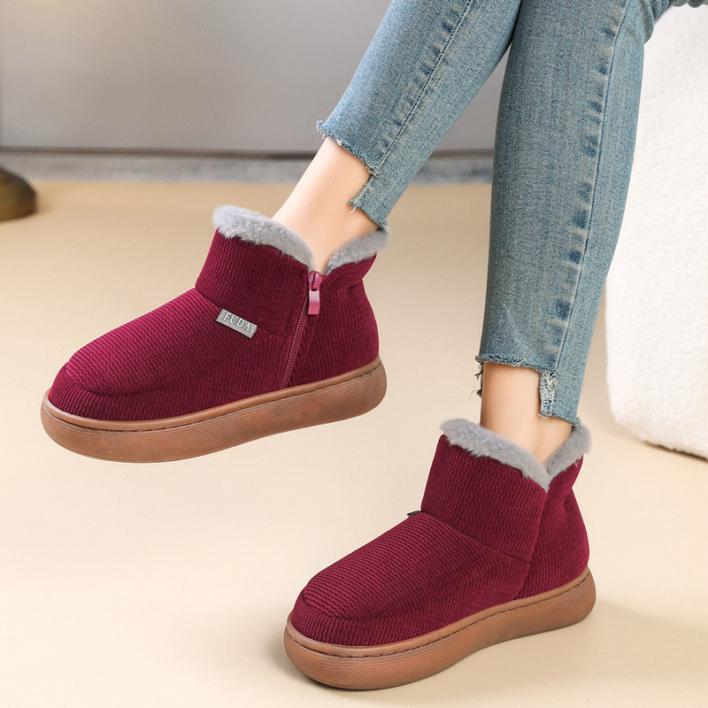 升级牛筋底，拉链设计方便穿脱