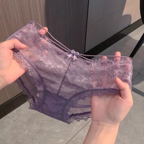自带魅惑氛围感的紫色蕾丝内裤女
