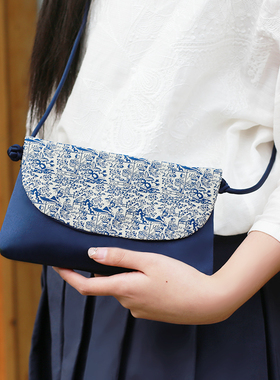 国潮小包斜挎手机包女潮休闲复古手拿包单肩包蓝色简约收纳袋钱包