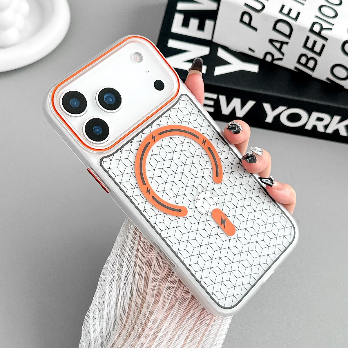 苹果17promax手机壳新款创意3D雕刻格纹iPhone16Pro防摔保护套13/14磁吸无线充电13pm全包硬pc个性外壳适用