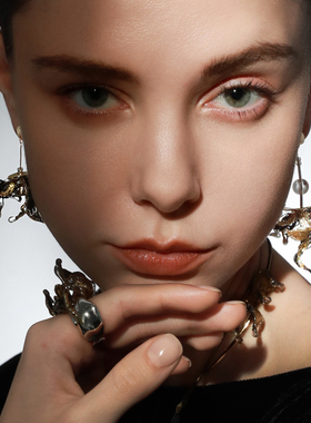 【2026春新品】ATRIAL SENSING黑金高级耳环气质轻奢不对称耳饰女