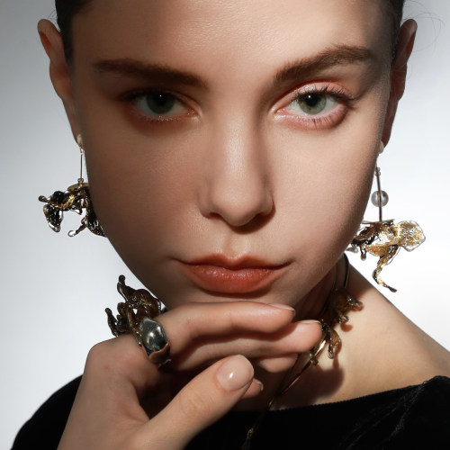 【2026春新品】ATRIAL SENSING黑金高级耳环气质轻奢不对称耳饰女