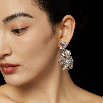 新款ATRIAL SENSING轻奢高级感优雅个性耳钉小众银色马蹄莲花耳环