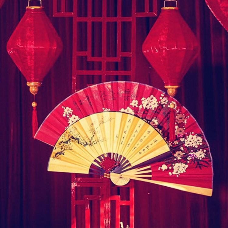 用品扇子婚礼舞台背景装饰挂件大红扇演出手拿扇折叠中式婚庆道具