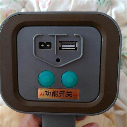 翰光 侶字LZ HG 1208 1278 1228 800A数码强光探照灯 双孔充电器使用感如何?