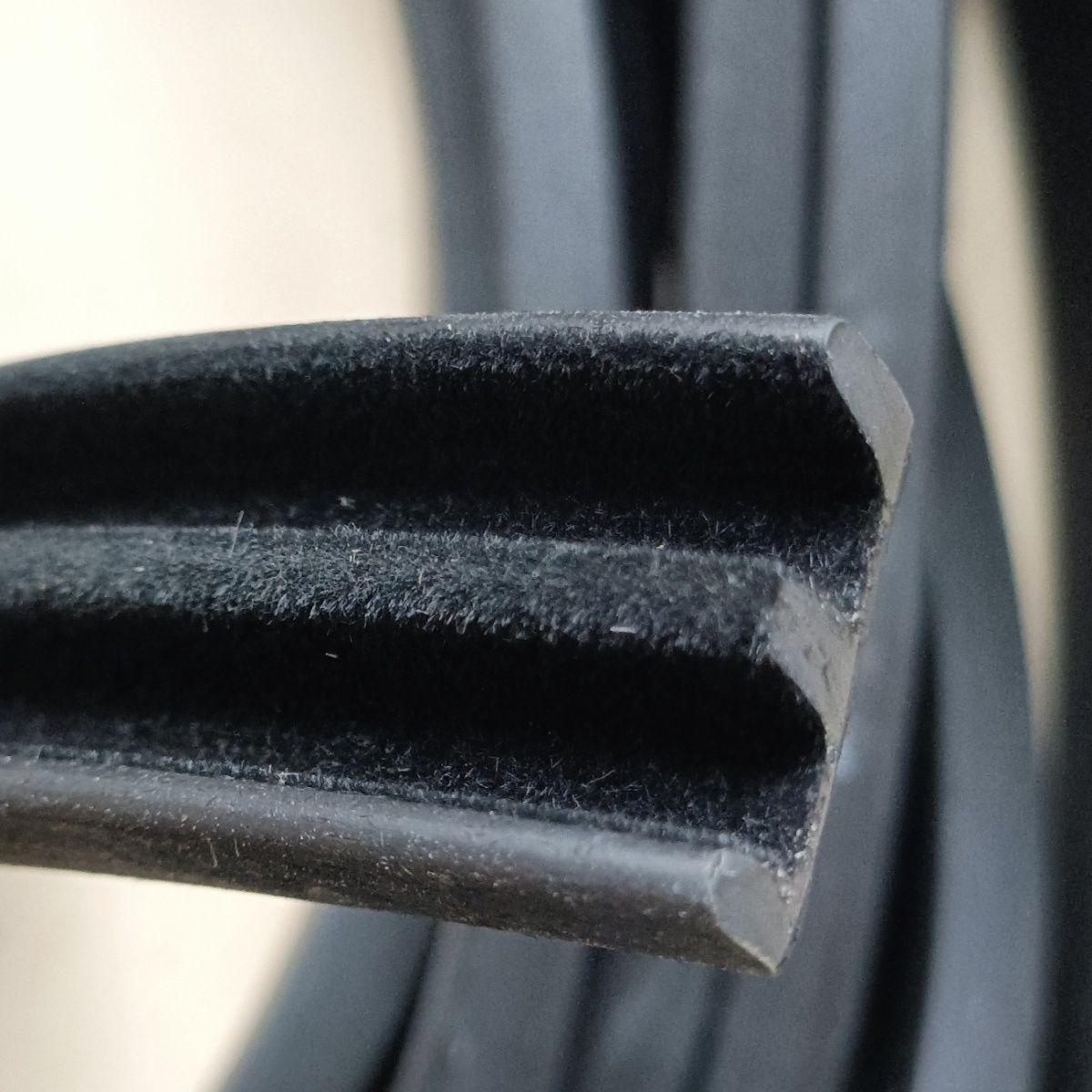 山字型双轨道玻璃滑条E型设备机械汽车窗框导轨条门窗推拉密封条